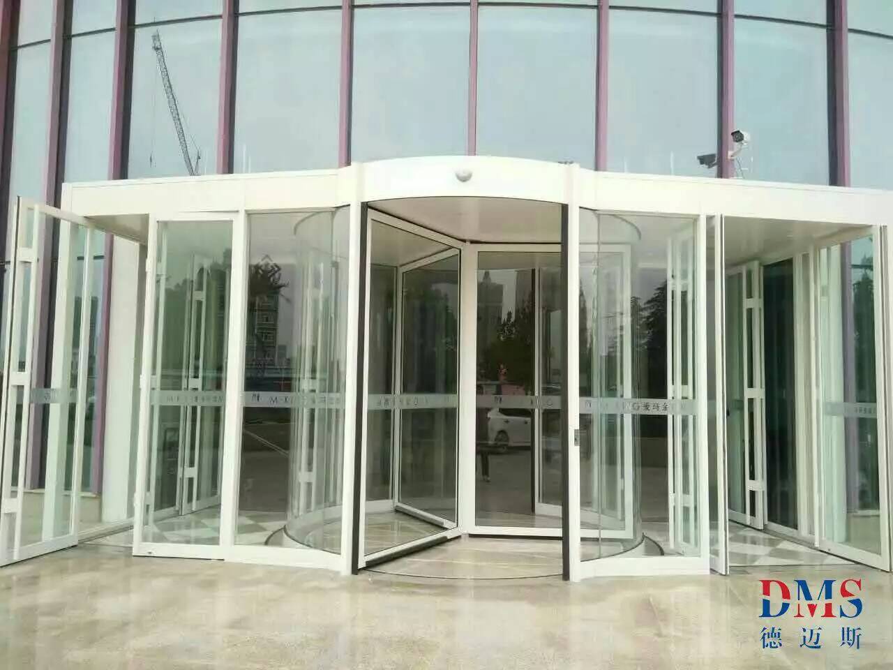 郑州爱玛金酒店自动三翼旋转门